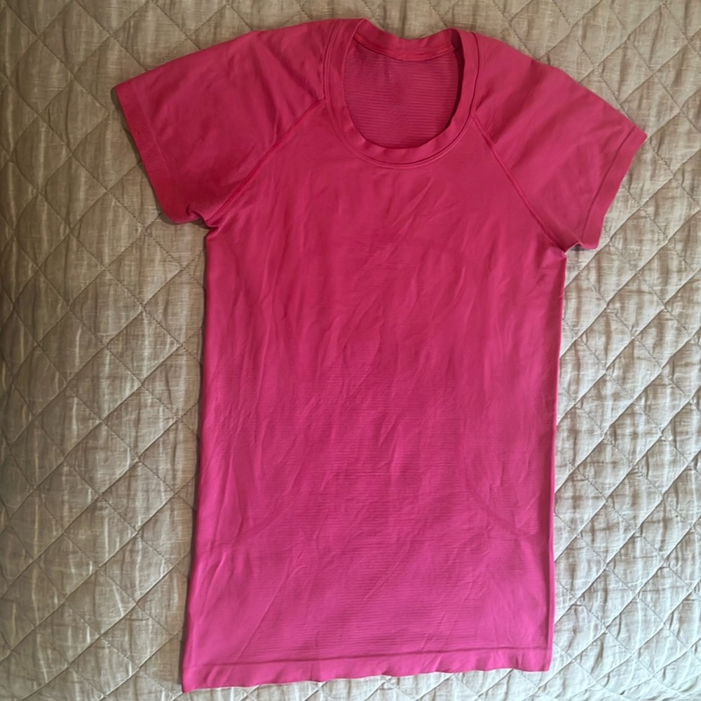 Lululemon Swiftly Tech shirt
